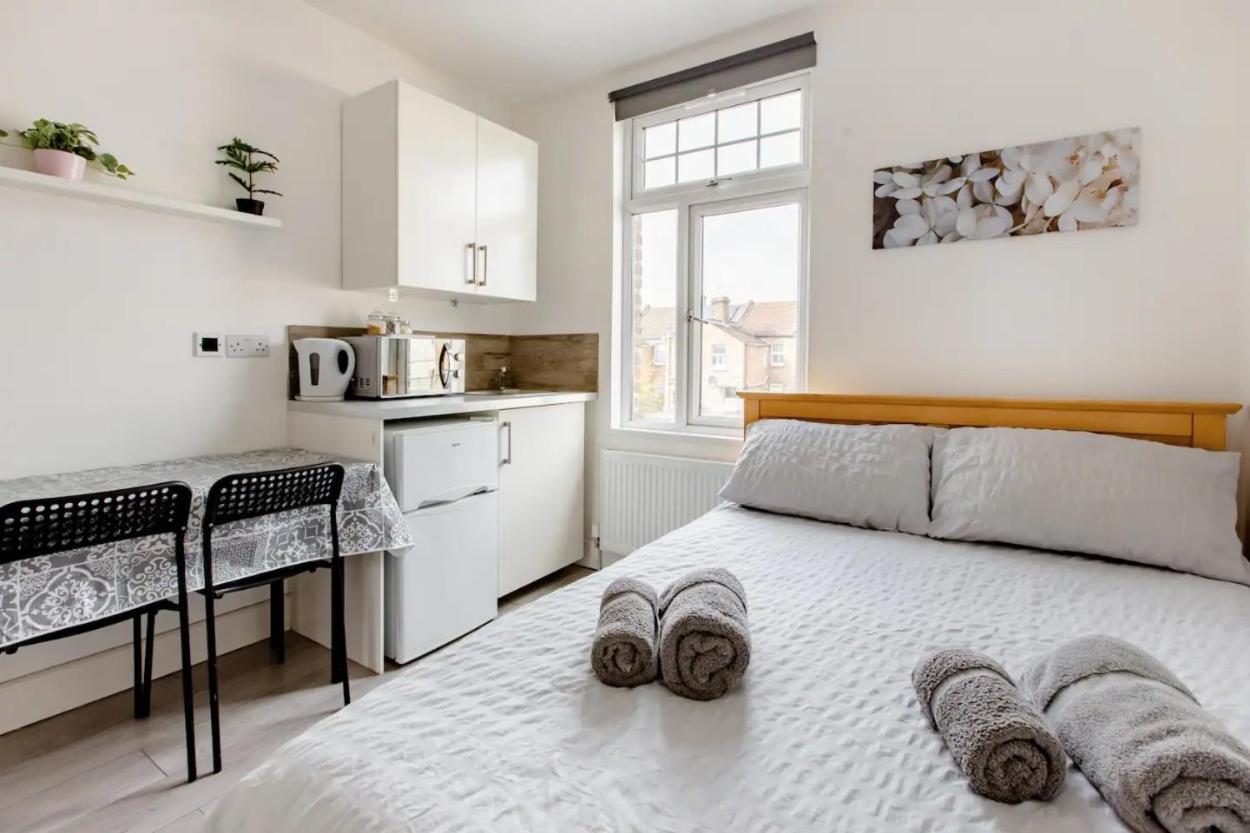 Double Room Edmonton Green, London N9 Exteriér fotografie